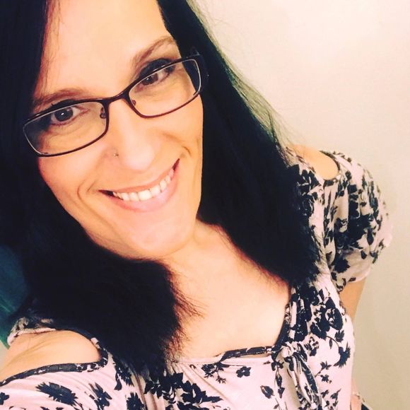 Meet your Posher, Deanna - Picture 1 of 1